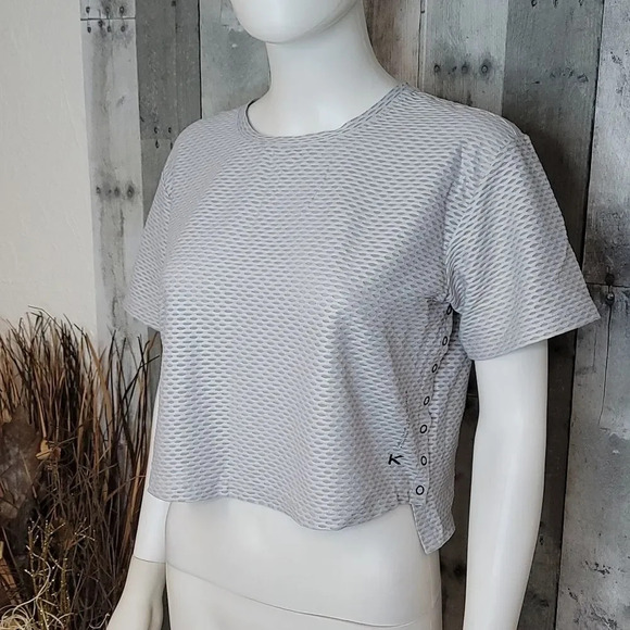 Koral Cruppo  Netz Crop Logo Short Sleeve Top Sz M - Picture 2 of 10